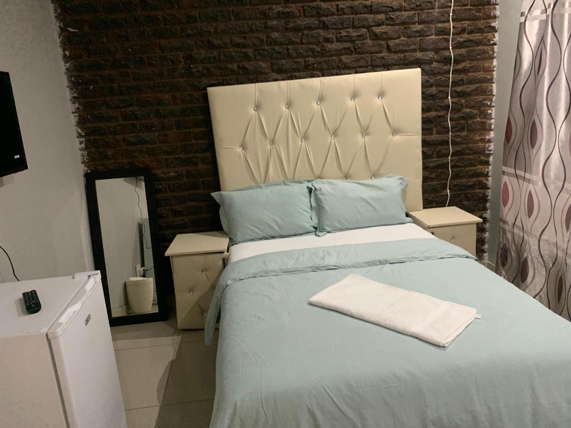 Reitz Guest House Mafikeng Exteriör bild