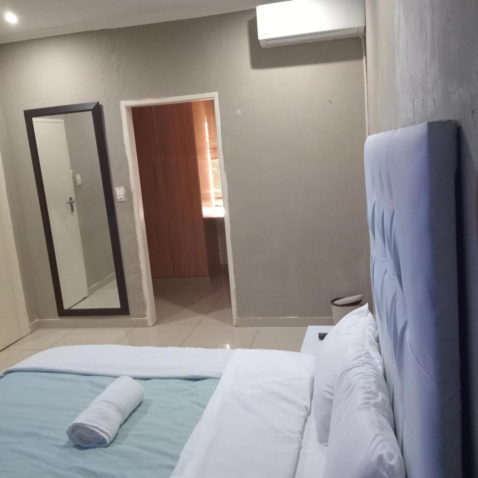 Reitz Guest House Mafikeng Exteriör bild